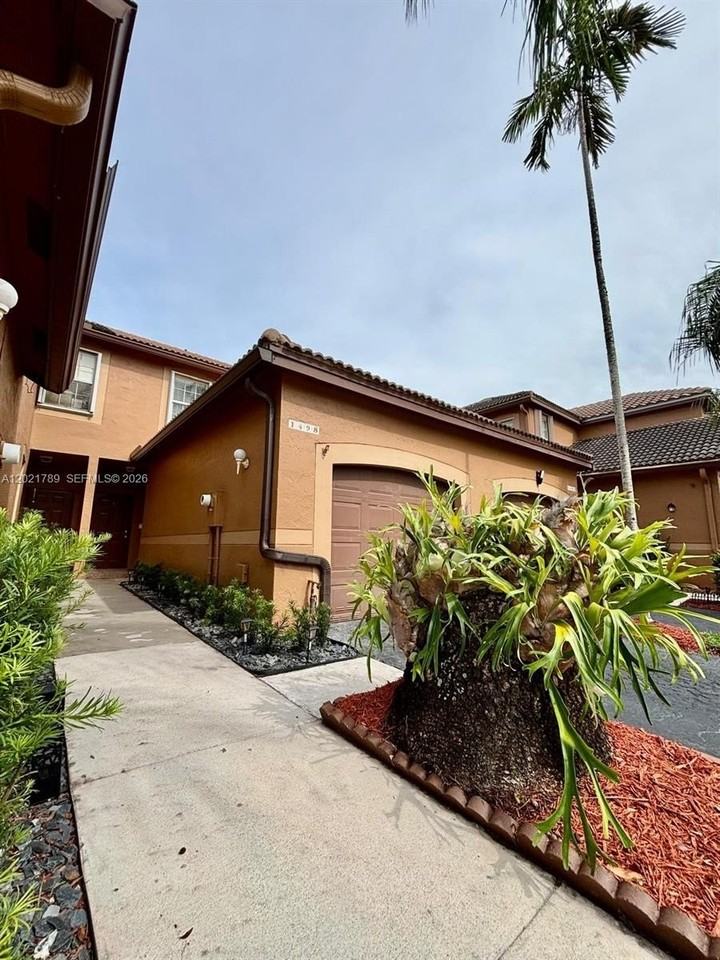 1498 Barcelona Way #3-21 - Photo 4 of 50