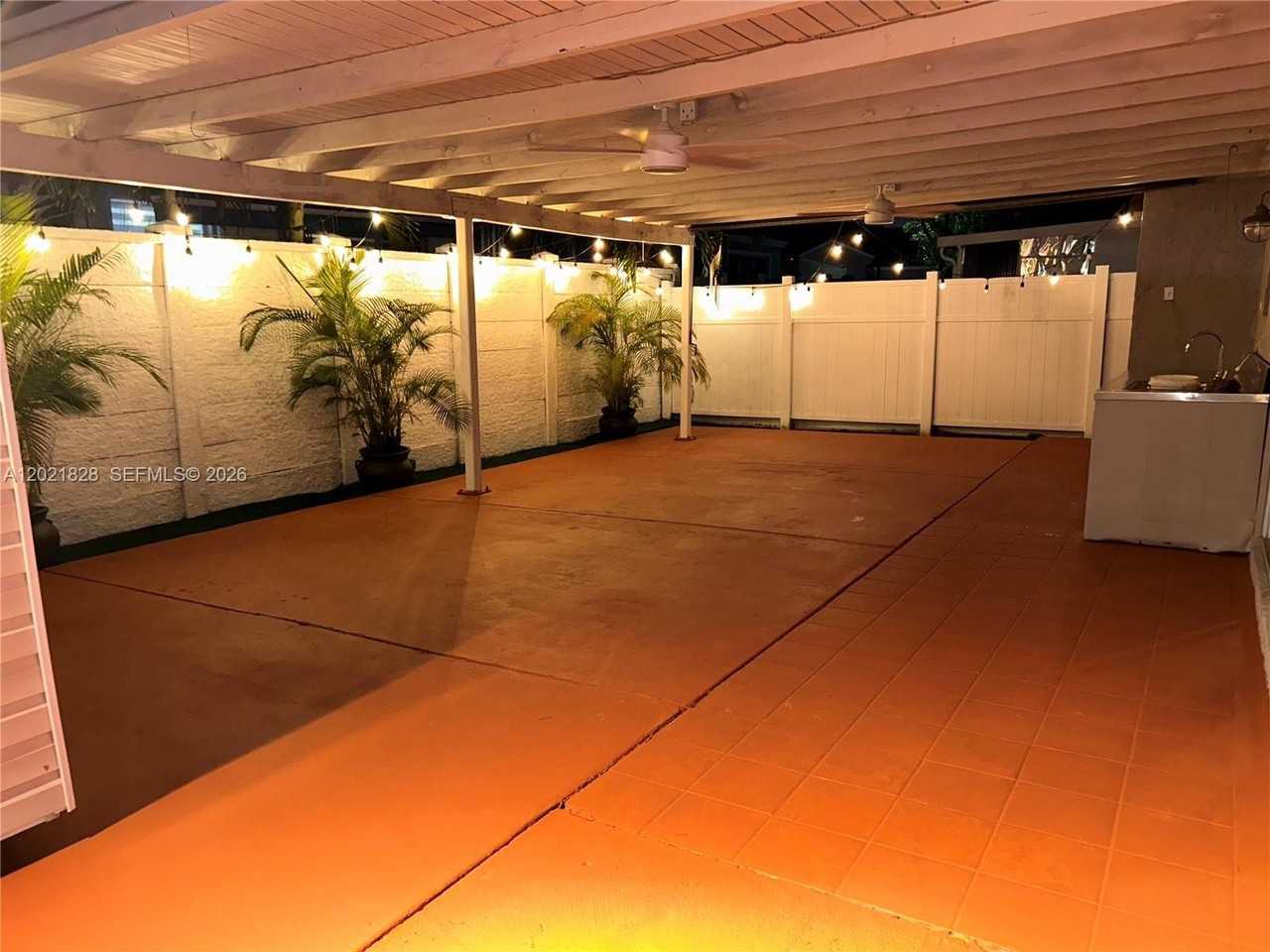 14956 Sw 39th St - Photo 2 of 32