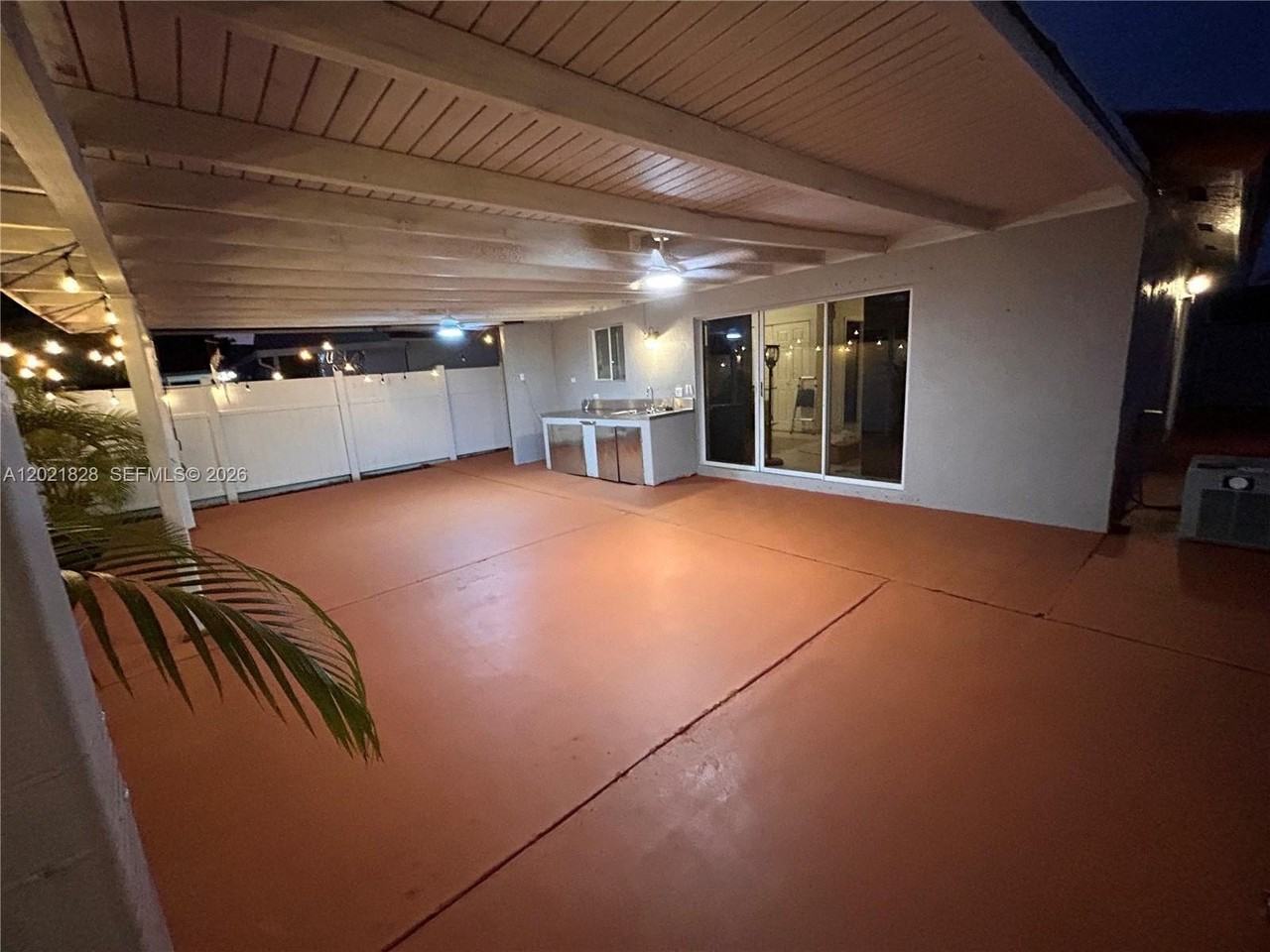 14956 Sw 39th St - Photo 6 of 32