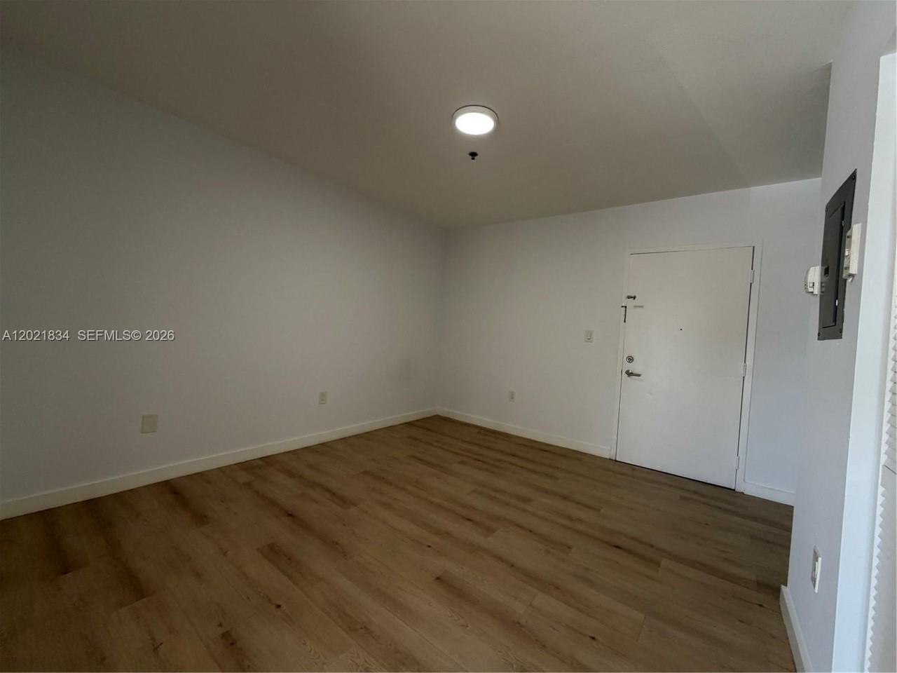 717 Sw 11th Ave #204 - Photo 2 of 9