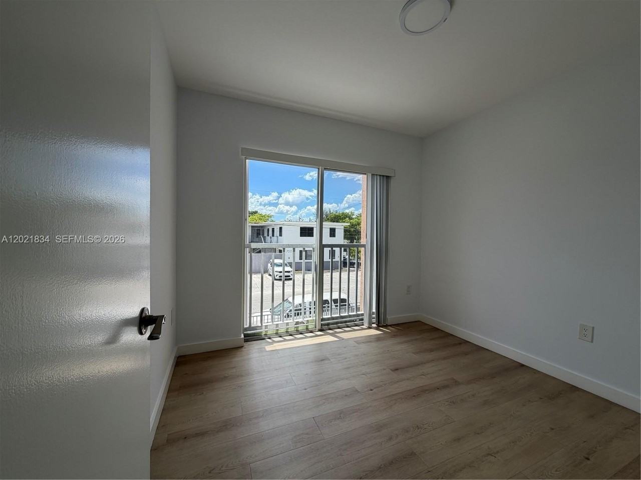 717 Sw 11th Ave #204 - Photo 5 of 9