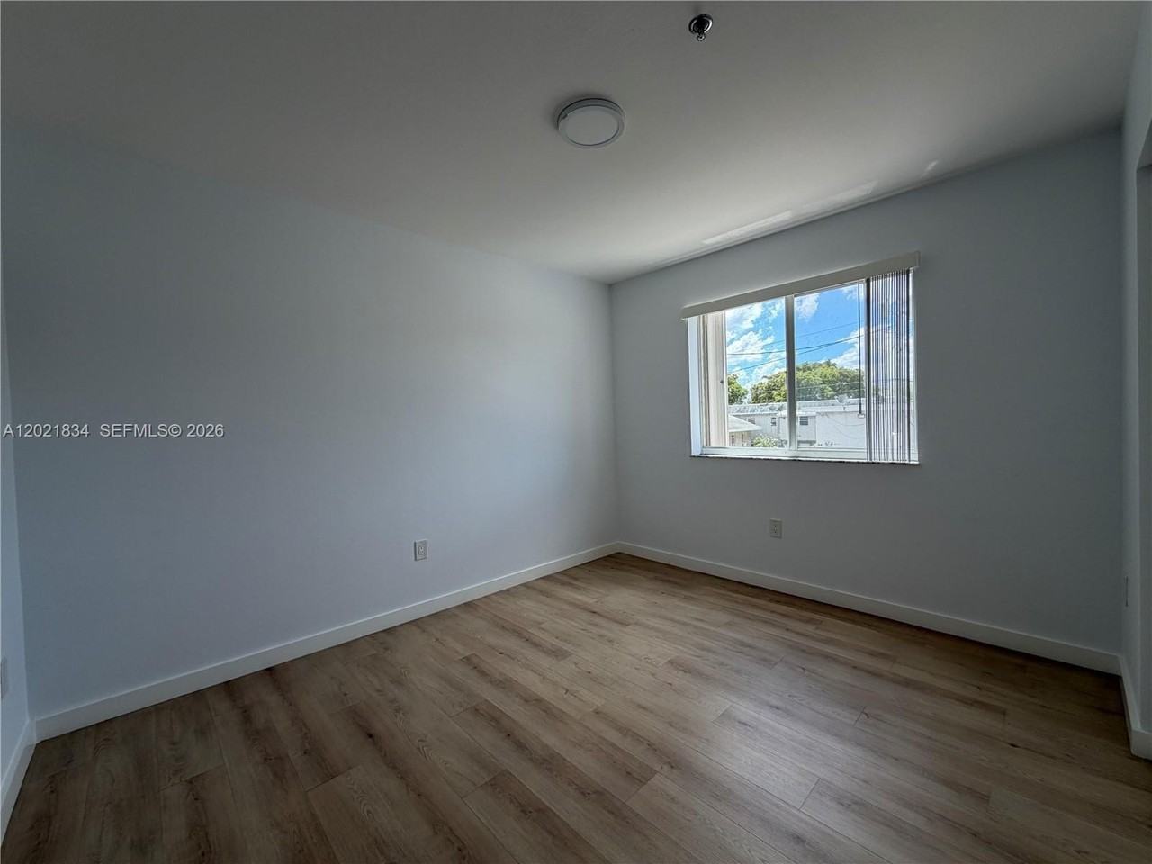 717 Sw 11th Ave #204 - Photo 6 of 9