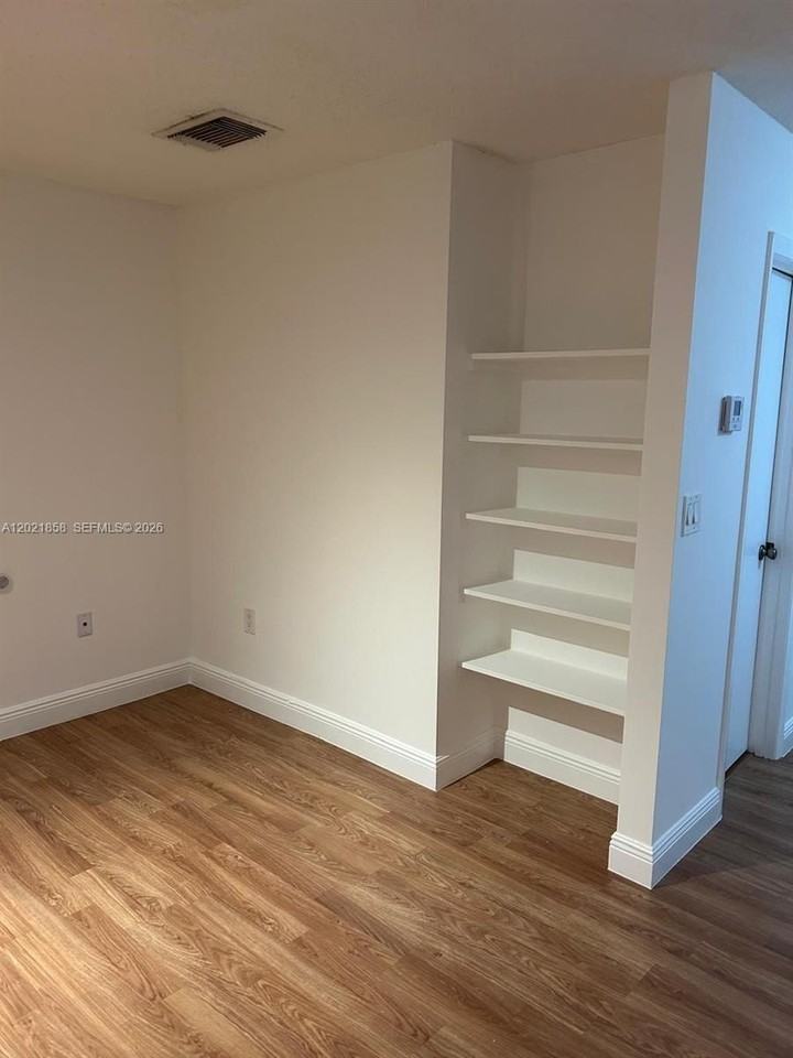 17425 Nw 67th Pl #D13 - Photo 7 of 28