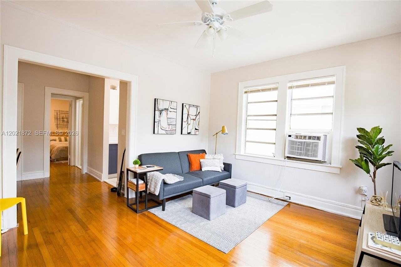 320 Mendoza Ave #2 - Photo 2 of 4