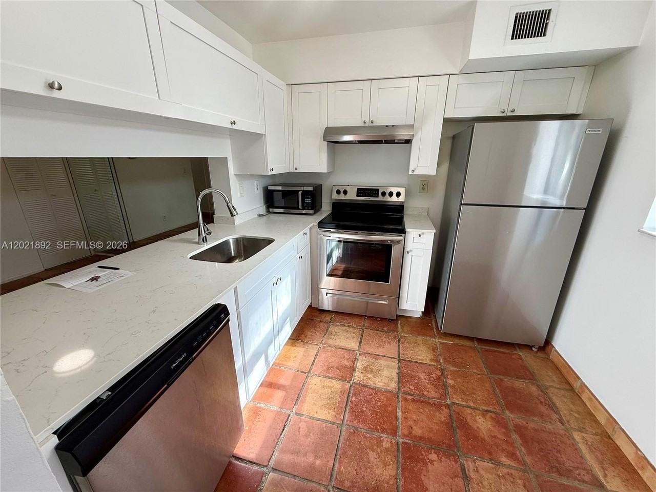 110 Gardens Dr #203 - Photo 3 of 26