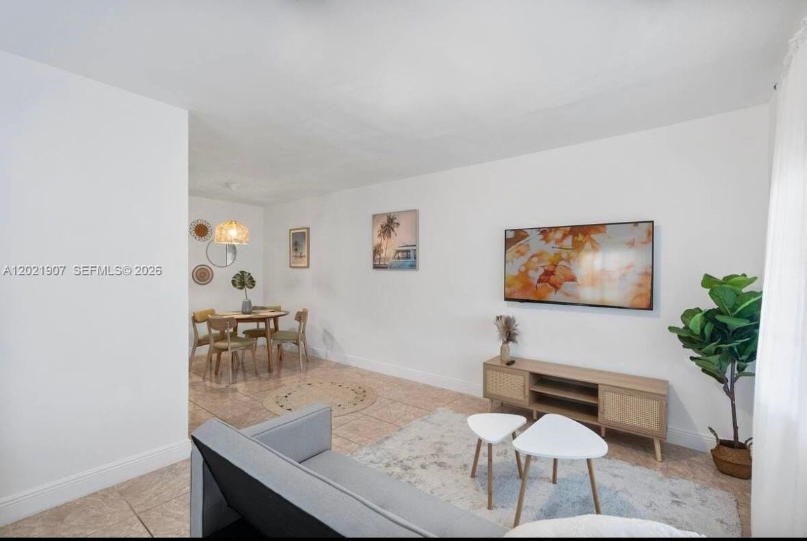 1947 Nw 33rd St #1 - Photo 4 of 11