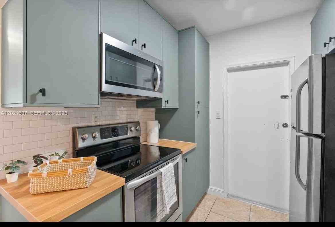 1947 Nw 33rd St #1 - Photo 7 of 11
