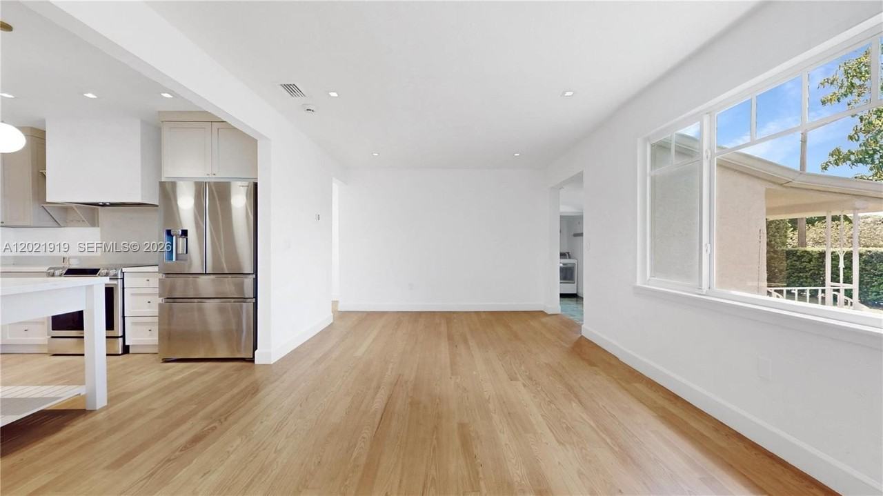 6415 Sw 39th St - Photo 5 of 41