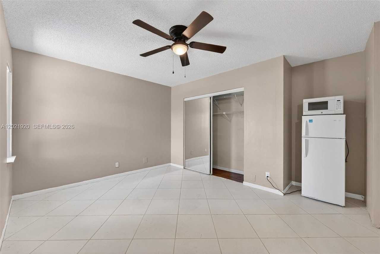 11135 Nw 25th Ct #1 - Photo 6 of 12
