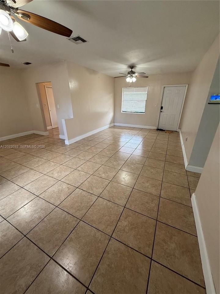 17520 Nw 40th Ave - Photo 4 of 21