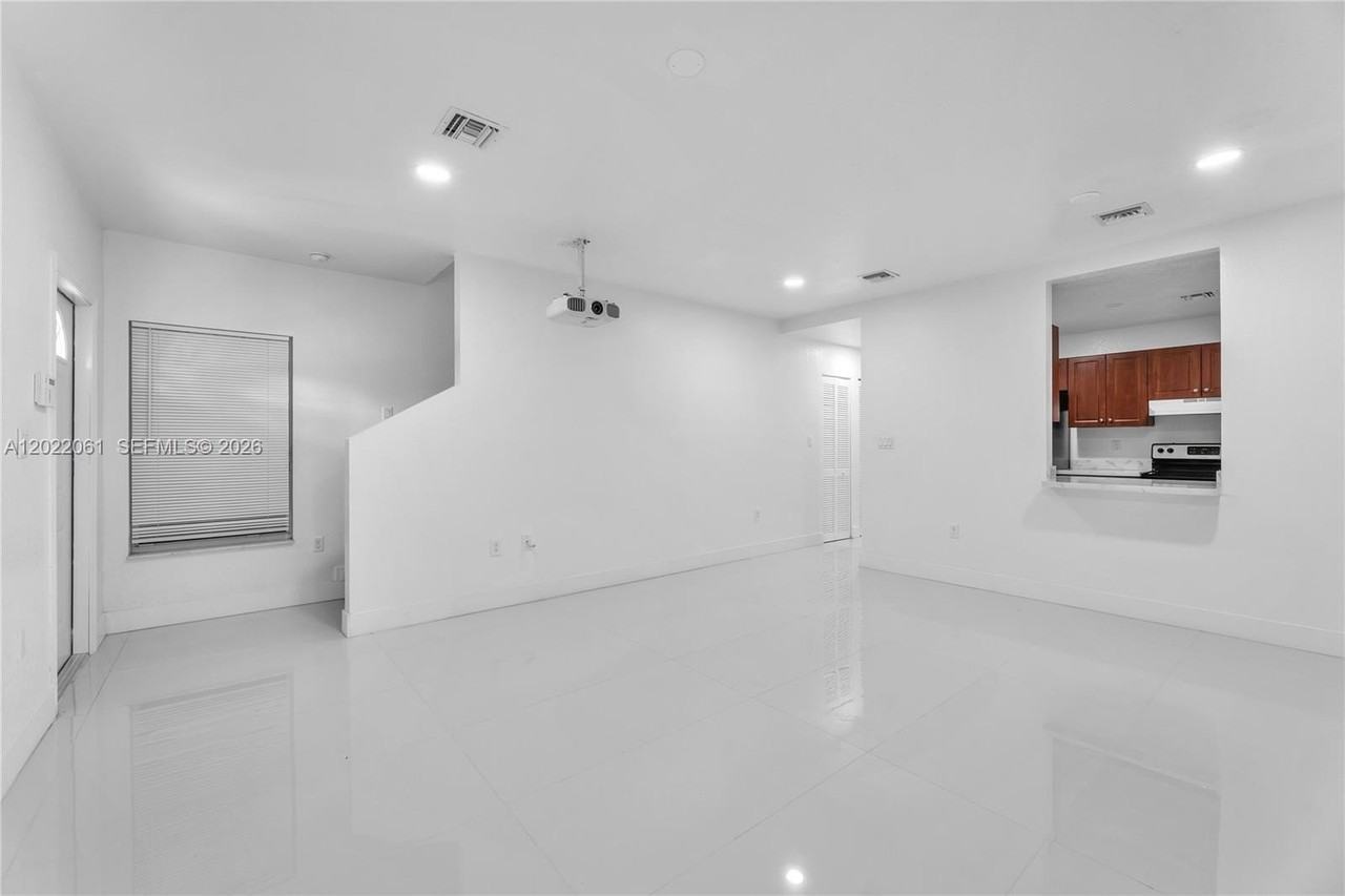 1541 Nw 1st Ct - Photo 7 of 15
