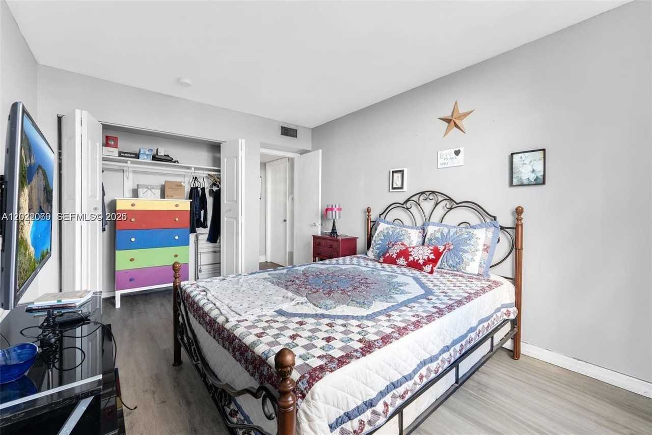 2025 Ne 164th St #808 - Photo 2 of 7