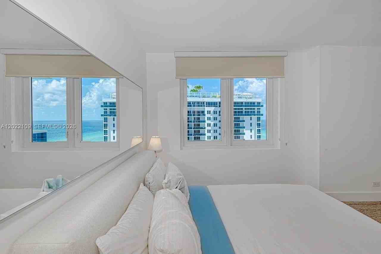 2301 Collins Ave #1515 - Photo 7 of 19