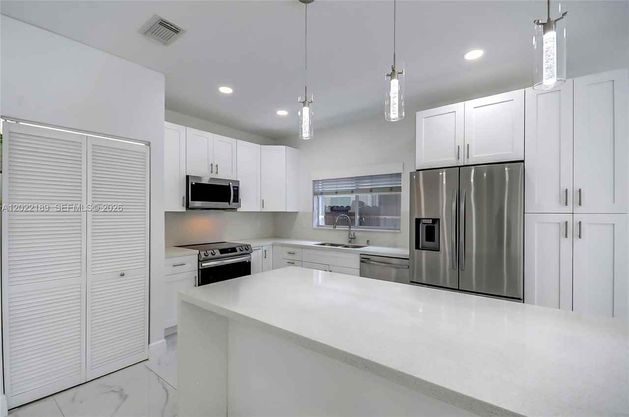 15548 Sw 19th Ln #15548 - Photo 7 of 26