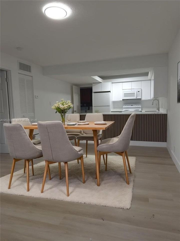 1312 Nw 8th Ave - Photo 3 of 14