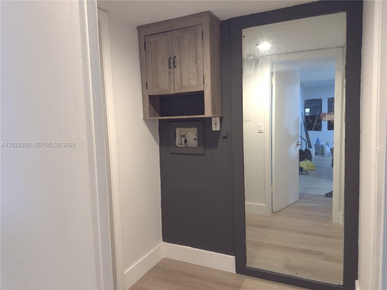 1309 Nw 8th Ave - Photo 4 of 8