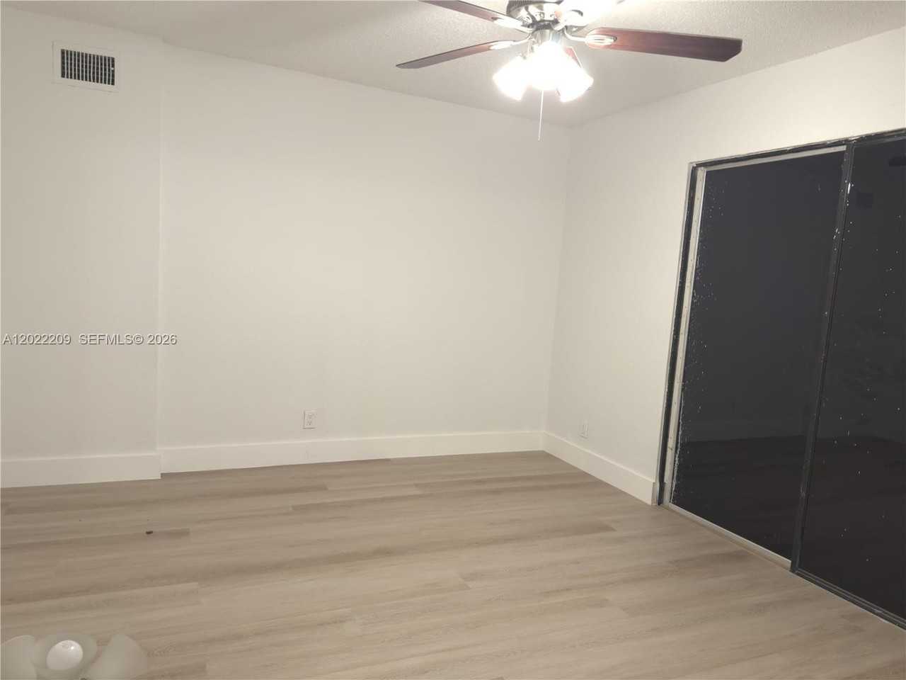 1309 Nw 8th Ave - Photo 6 of 8