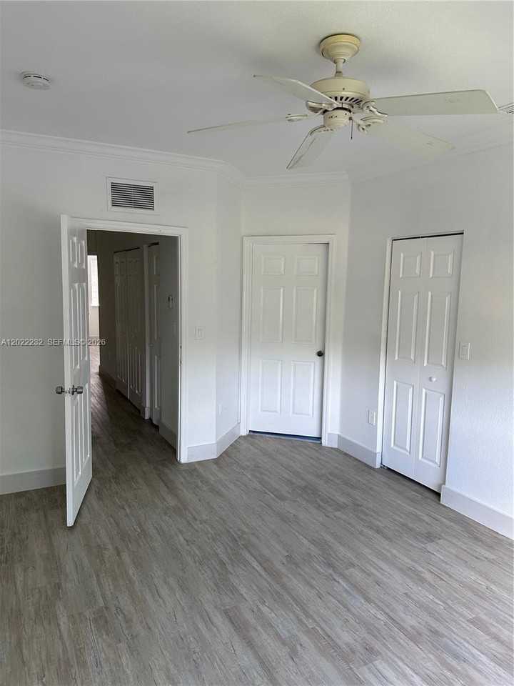 4513 Woodland Cir #4513 - Photo 3 of 14