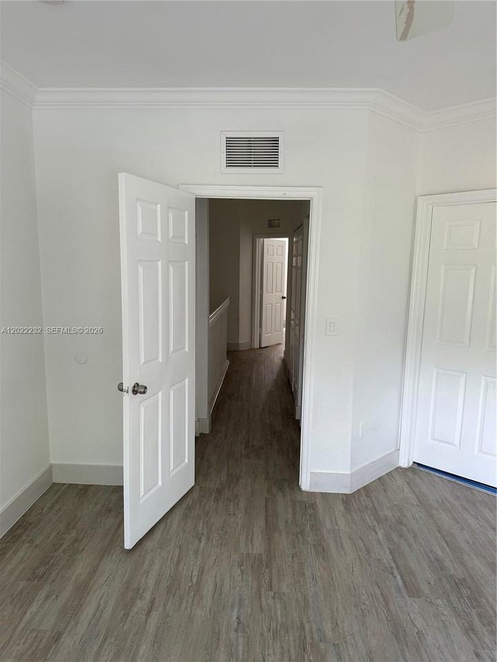 4513 Woodland Cir #4513 - Photo 4 of 14