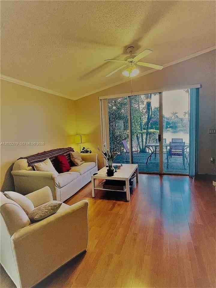 4101 Sapphire Ter - Photo 5 of 15