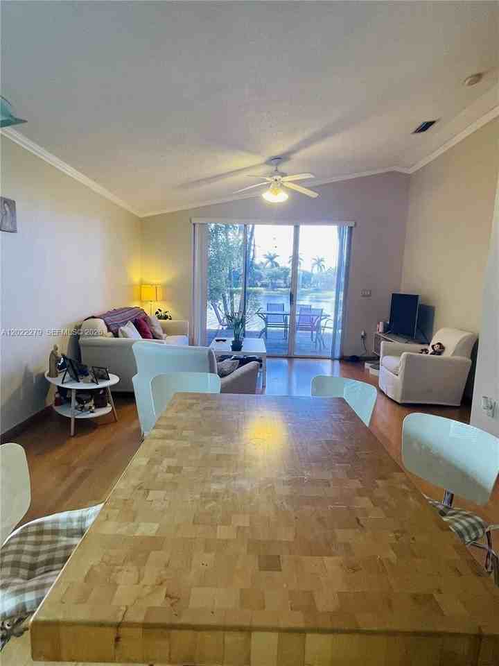 4101 Sapphire Ter - Photo 6 of 15