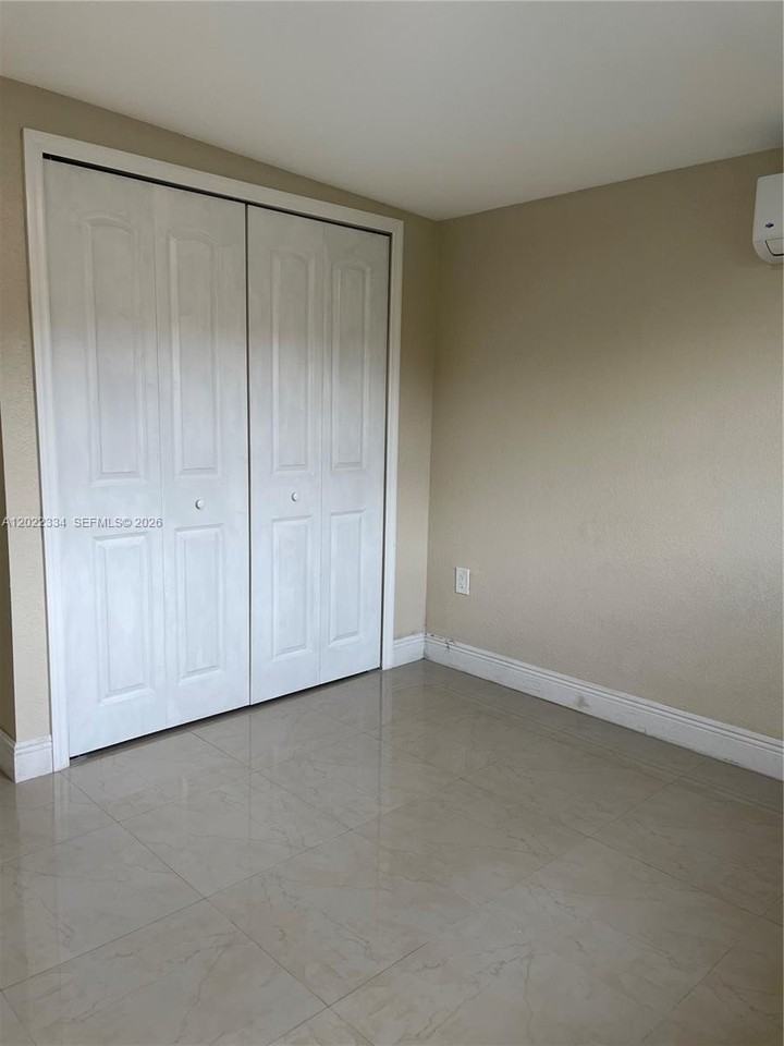 4617 Navarre Ave #B - Photo 6 of 9