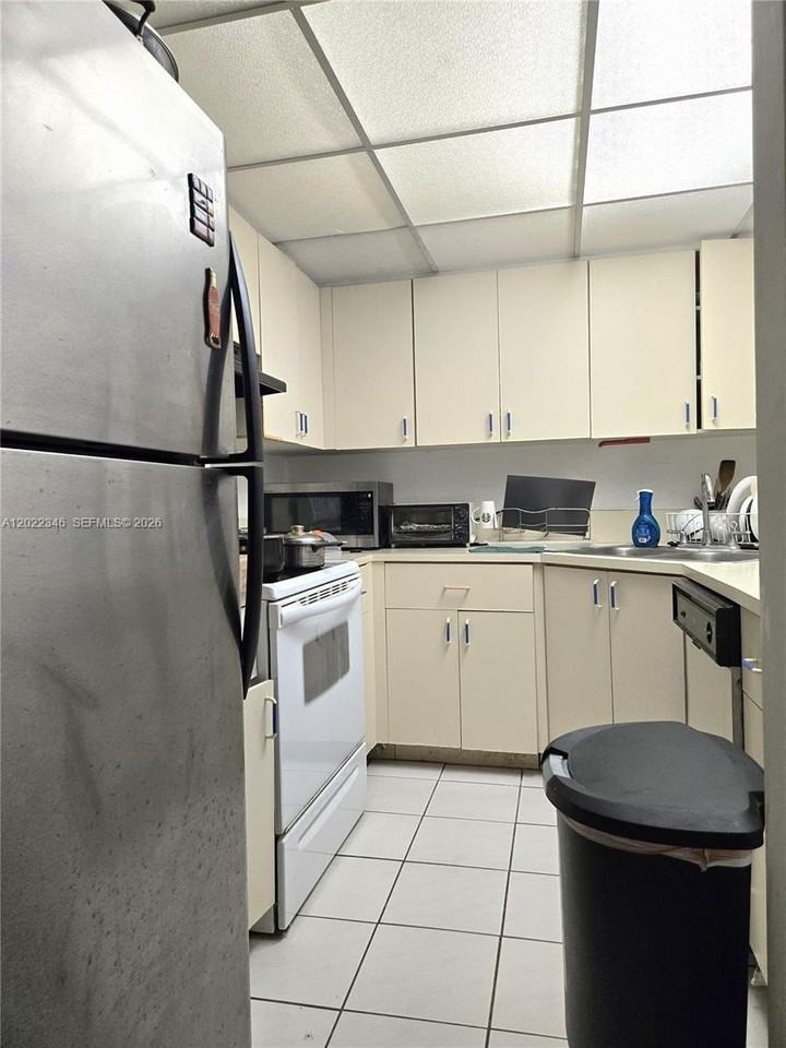 900 Sw 104th Ct #B108 - Photo 6 of 8