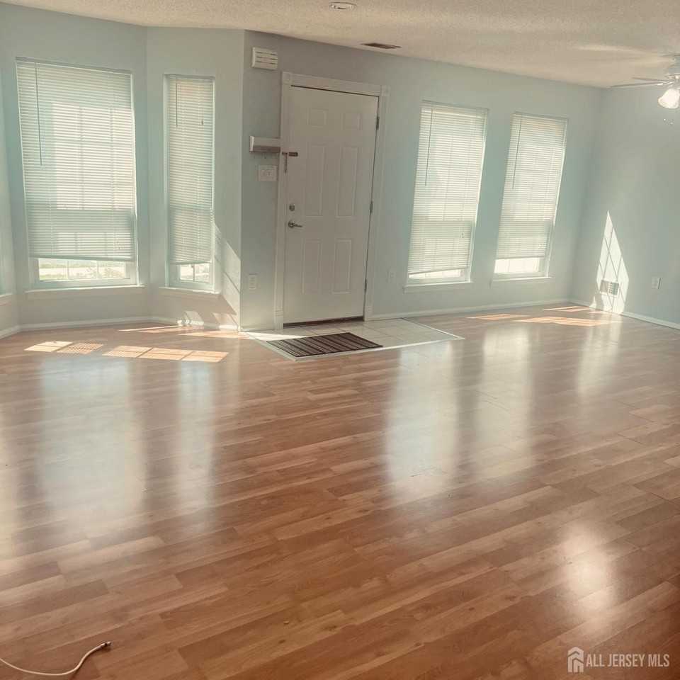 15 Goodwin Dr - Photo 3 of 24