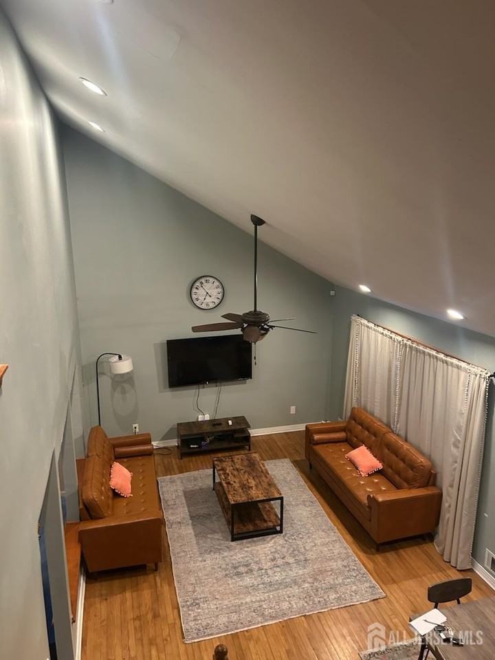 26 Lincroft Ave - Photo 4 of 18