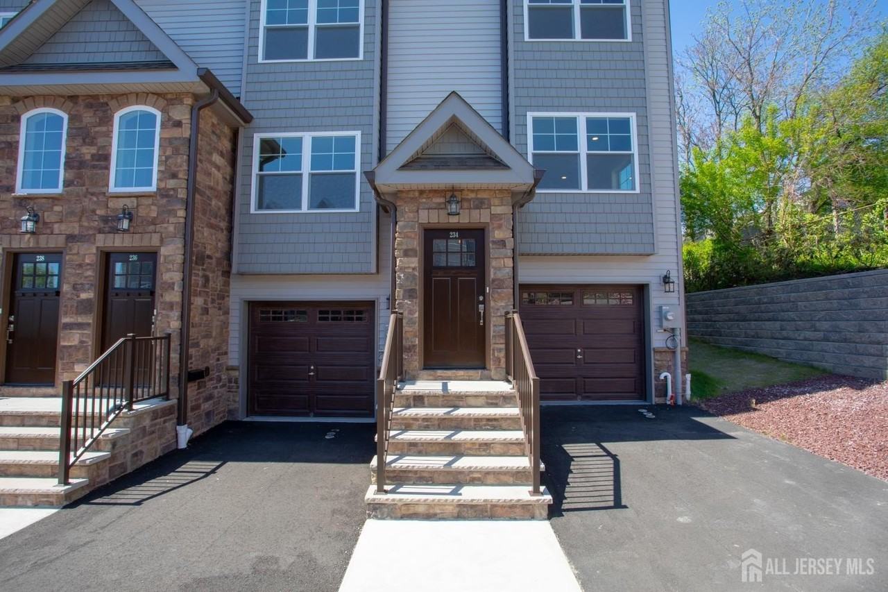 234 Main St - Photo 2 of 32