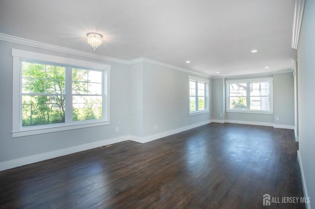 234 Main St - Photo 6 of 32