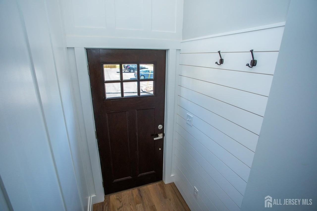 246 Main St - Photo 5 of 34