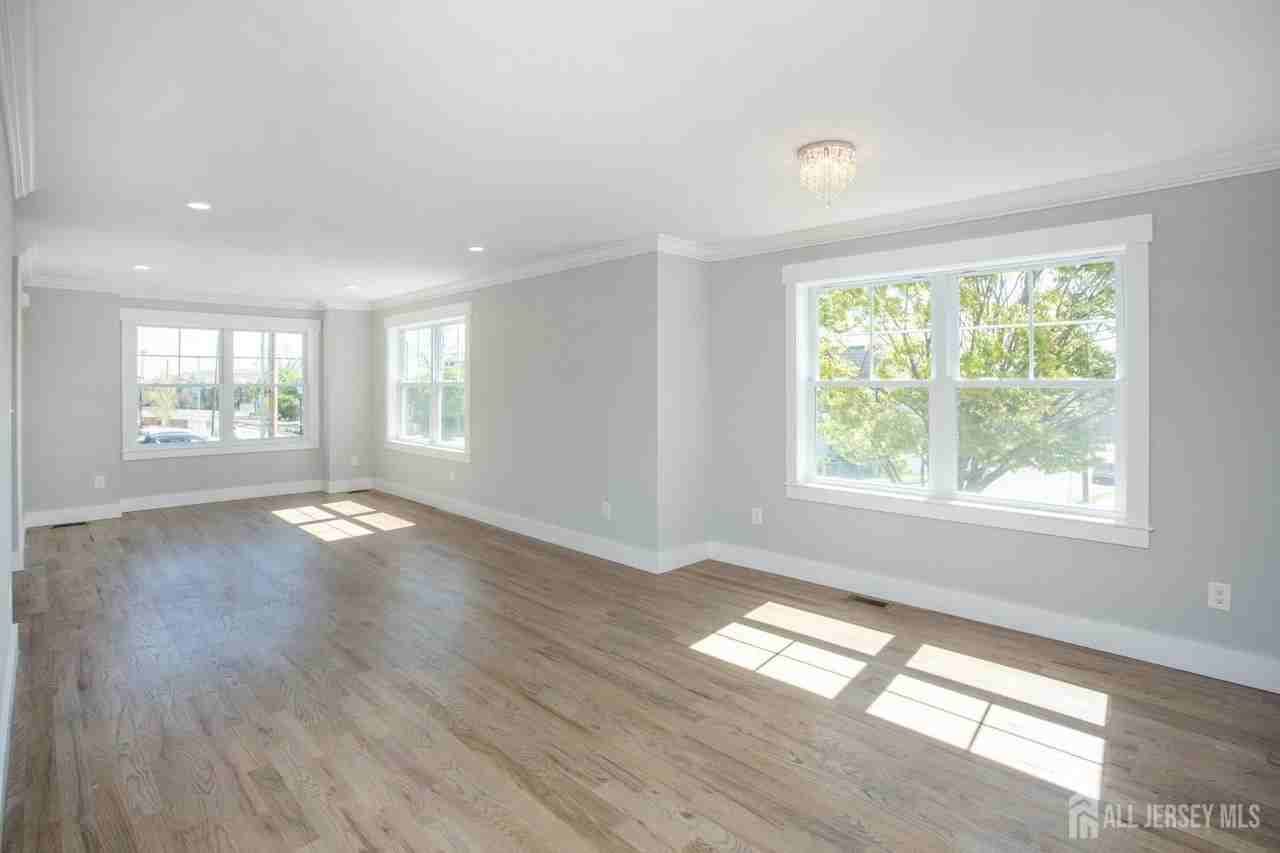 246 Main St - Photo 6 of 34