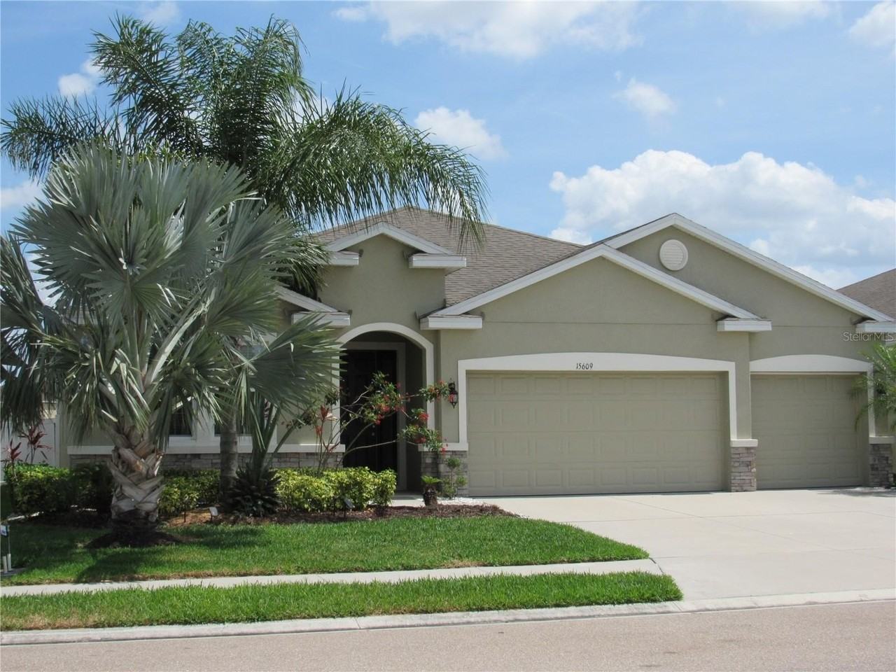 15609 Trinity Fall Way - Photo 2 of 40
