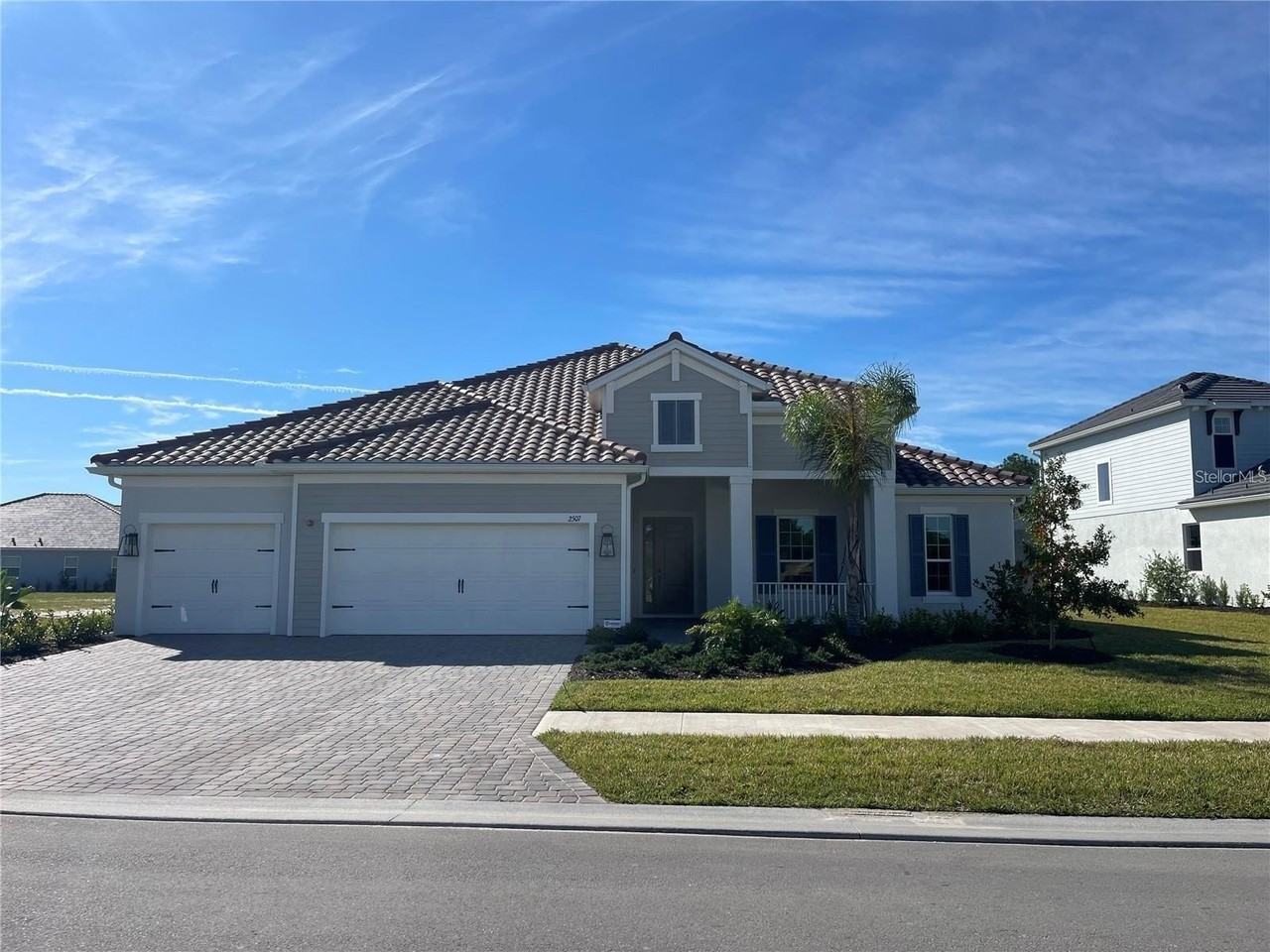 2507 Star Apple Way - Photo 2 of 13