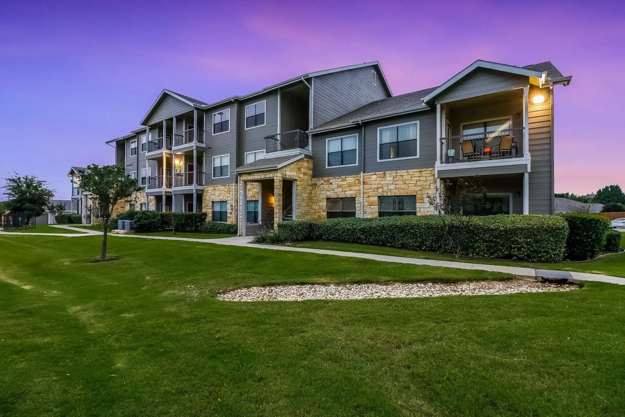 Republic Deer Creek - Photo 2 of 19