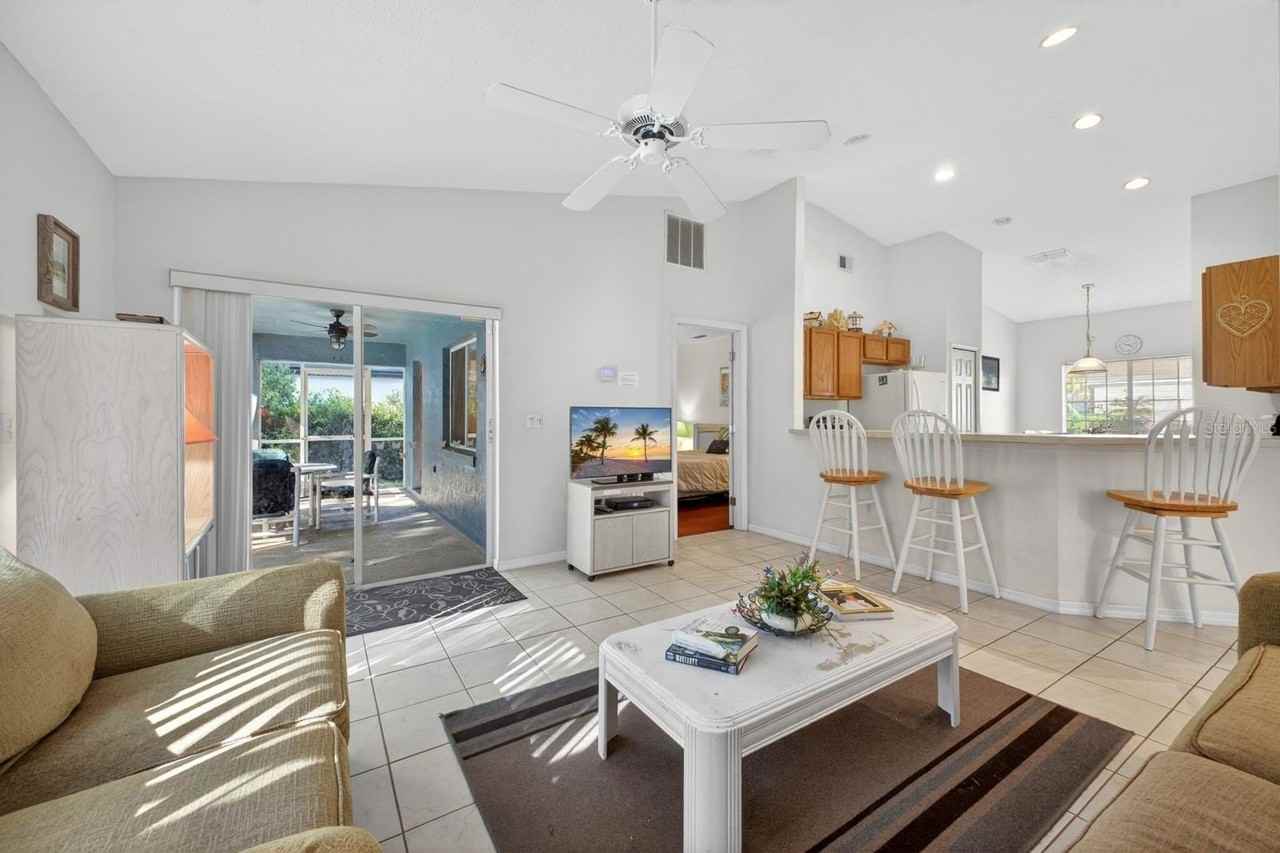 1416 Thousand Oaks Blvd - Photo 6 of 28