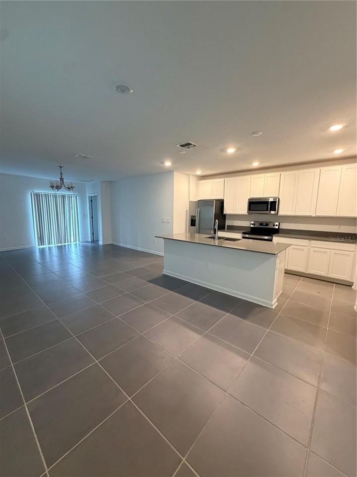 926 Jackson Ave - Photo 2 of 25