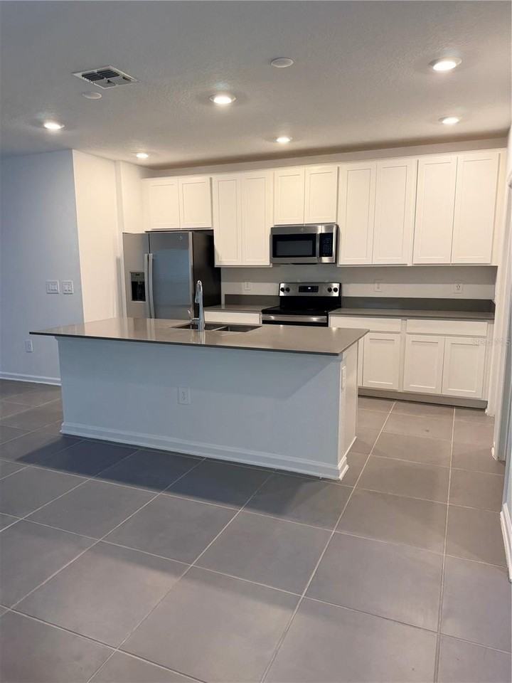 926 Jackson Ave - Photo 3 of 25