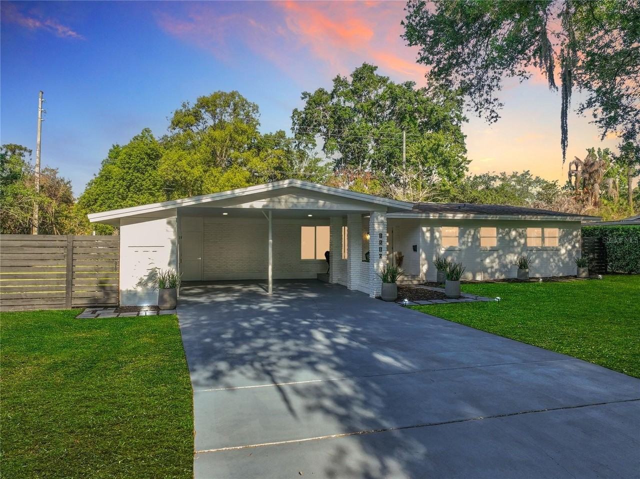 1510 Belmont Dr - Photo 3 of 50