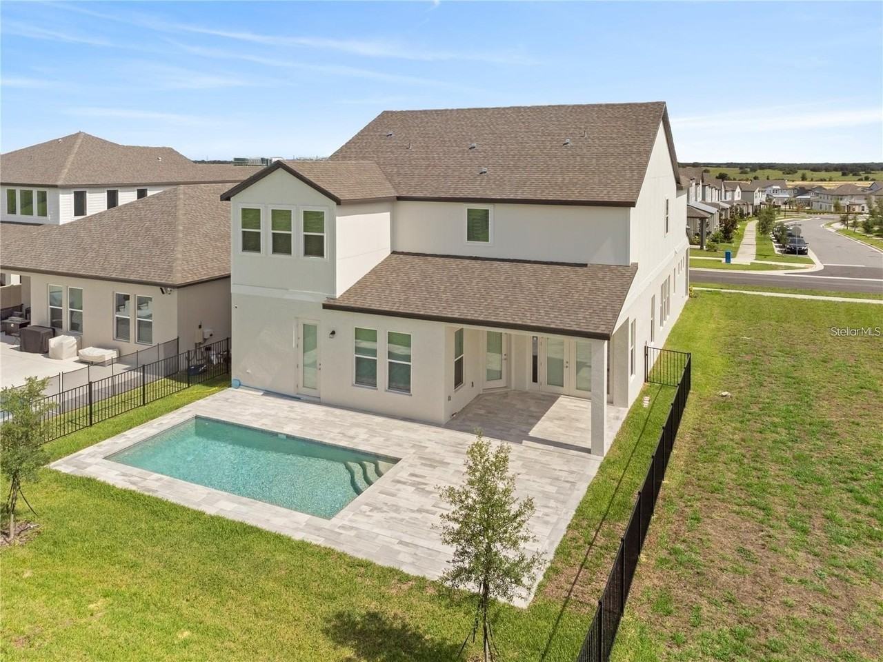 16031 Silver Brook Way - Photo 6 of 37