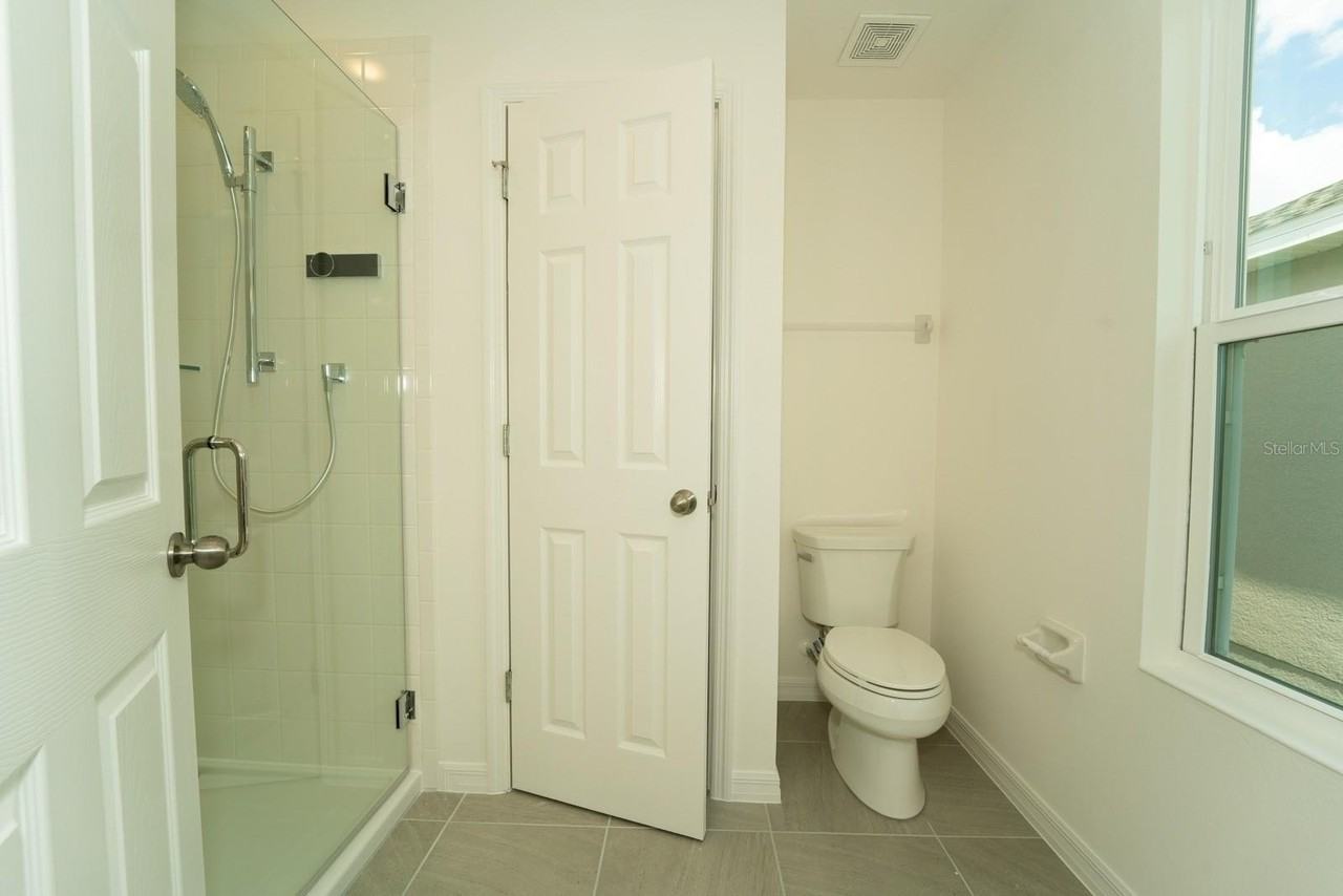 1673 Swan Swim Dr - Photo 3 of 32