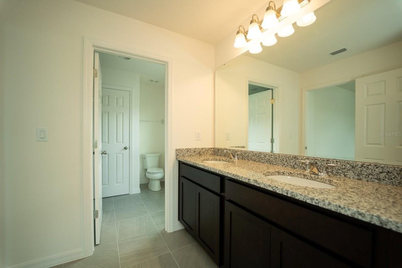 1673 Swan Swim Dr - Photo 4 of 32