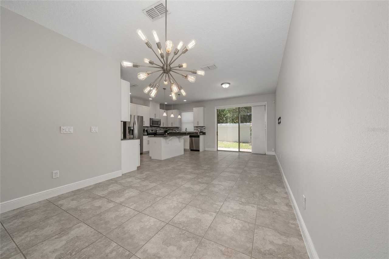 9769 Winnington St - Photo 6 of 44