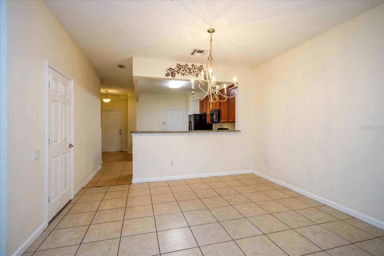 7191 Cadiz Blvd - Photo 3 of 10