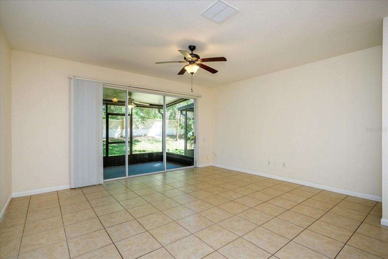 7191 Cadiz Blvd - Photo 4 of 10