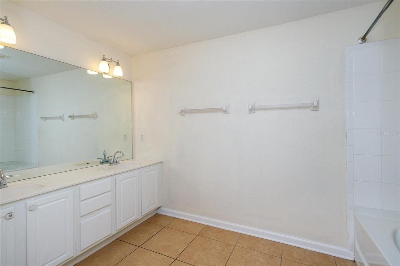 7191 Cadiz Blvd - Photo 7 of 10
