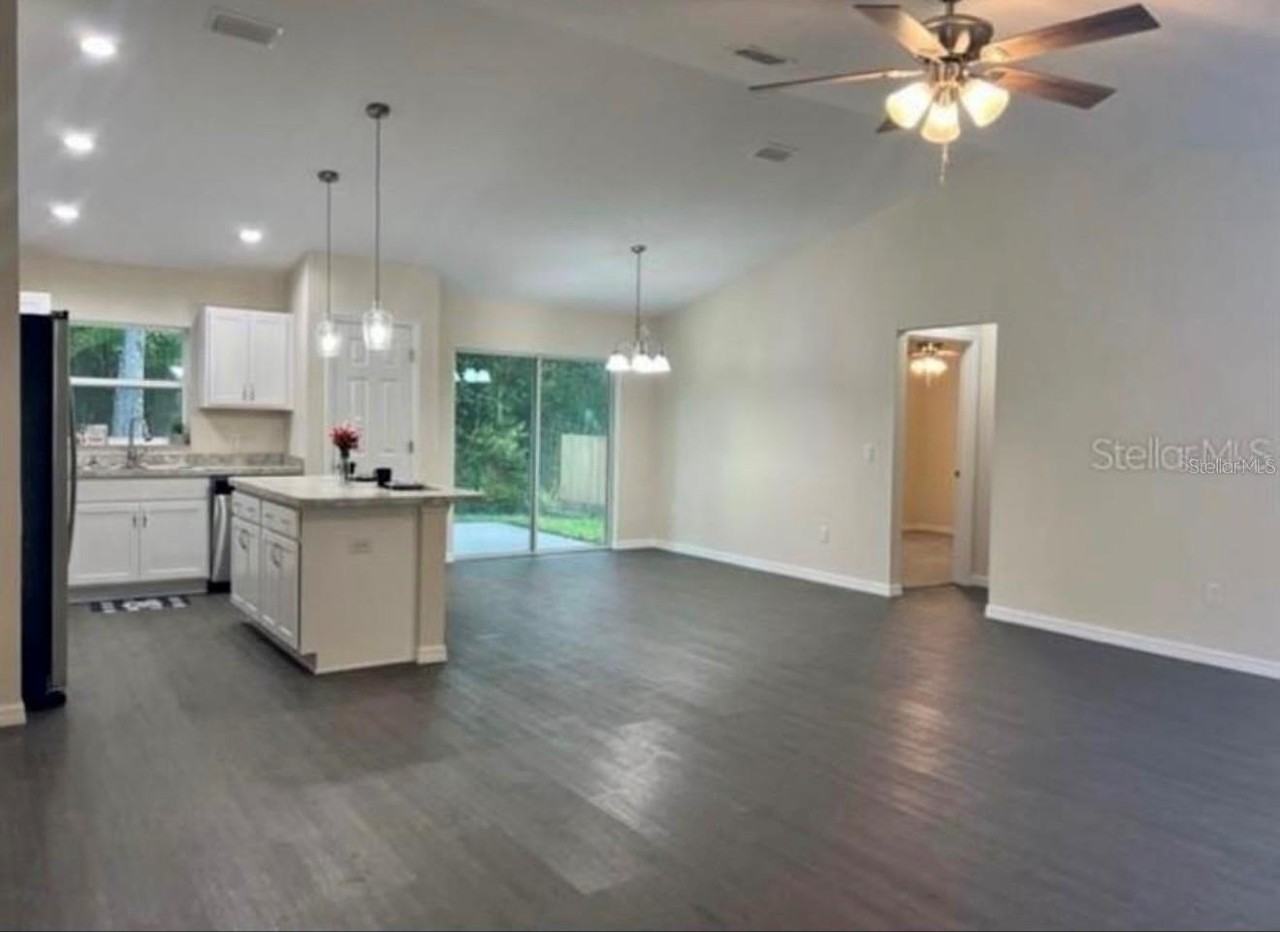 2920 Se 49th Pl - Photo 2 of 14