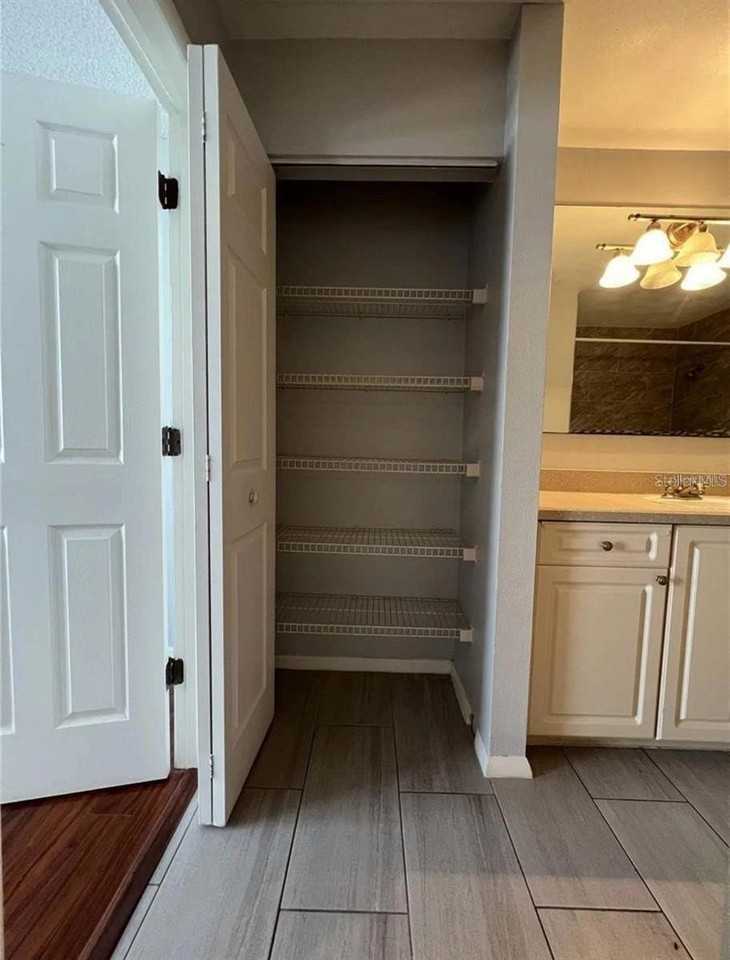 1226 Bermuda Lakes Ln #303 - Photo 5 of 12