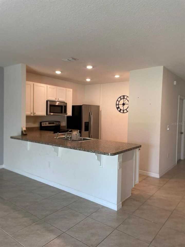 9004 Wildflower Ln - Photo 4 of 19